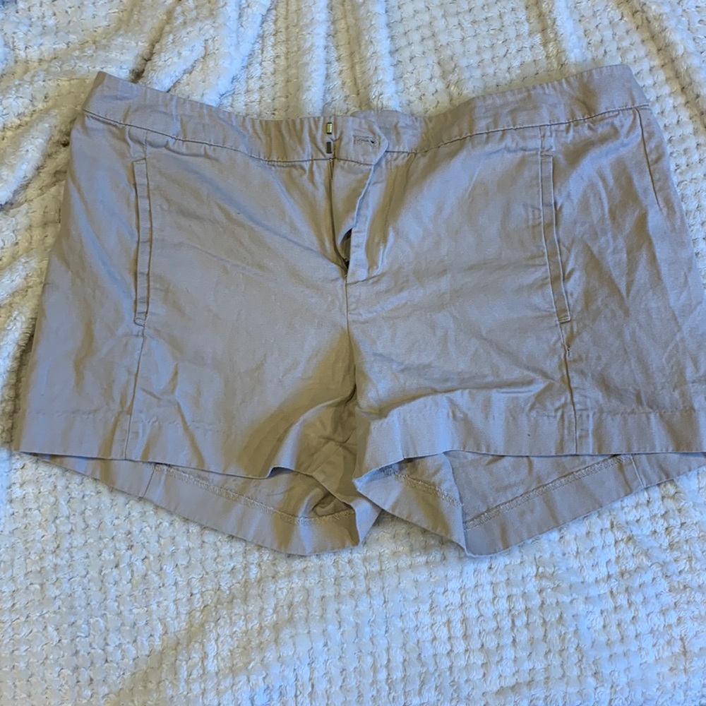 GUC Gap khaki shorts